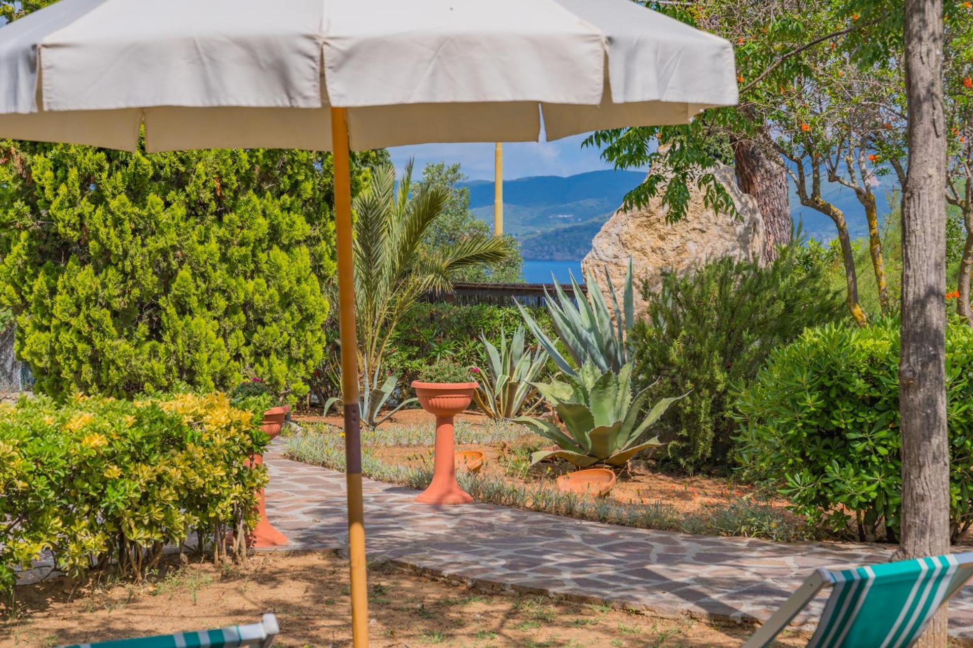 Residence Baia Delle Grazie Casa Morcone 外观 照片